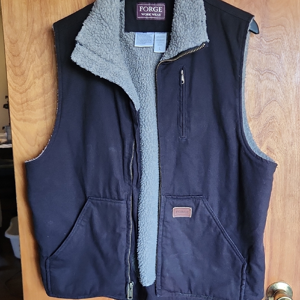 Black and Gray Utilitarian Vest for Outdoor Activities